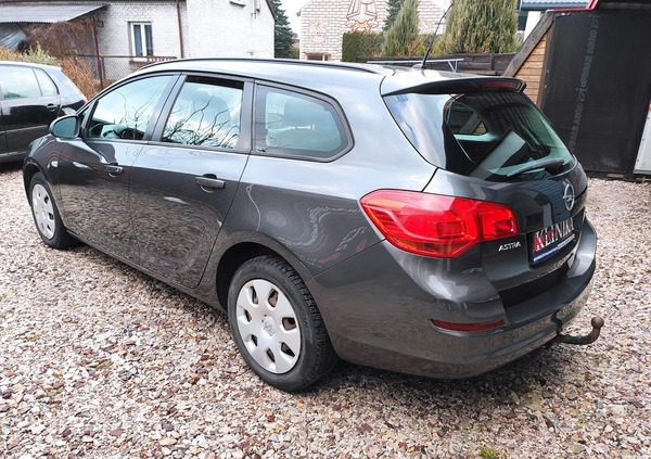 Opel Astra cena 17900 przebieg: 246360, rok produkcji 2012 z Pilawa małe 106